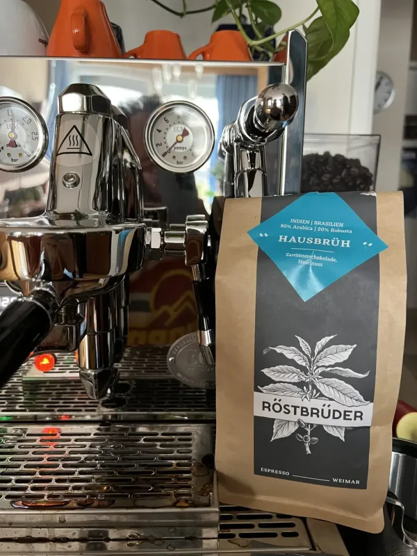 Italienische Espresso-Siebträgermaschine für original italienischen Espresso. Jeder wird hier Barista.