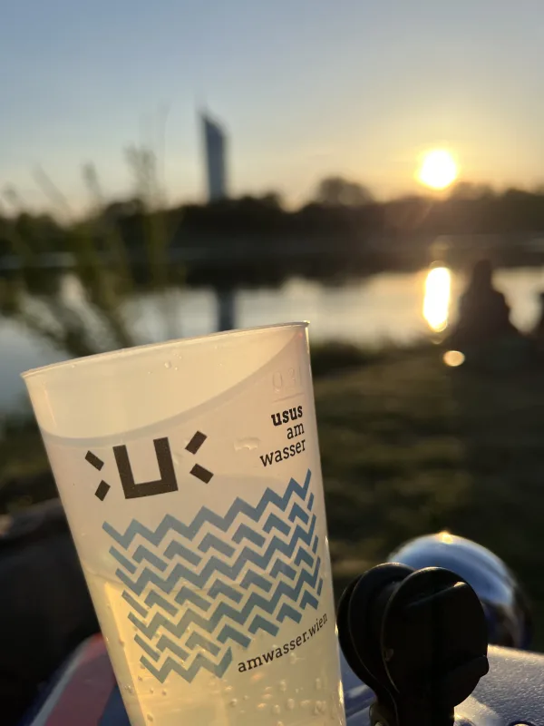 Usus am Wasser an dr Neuen Donau Usus am Wasser an dr Neuen Donau