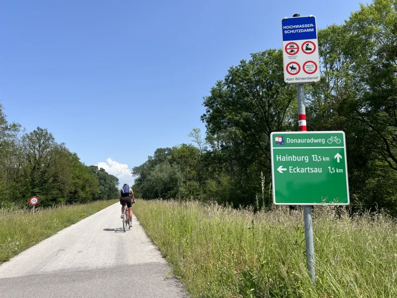 Fahrradstrecke zwischen Eckartsau und Hainburg Fahrradstrecke zwischen Eckartsau und Hainburg