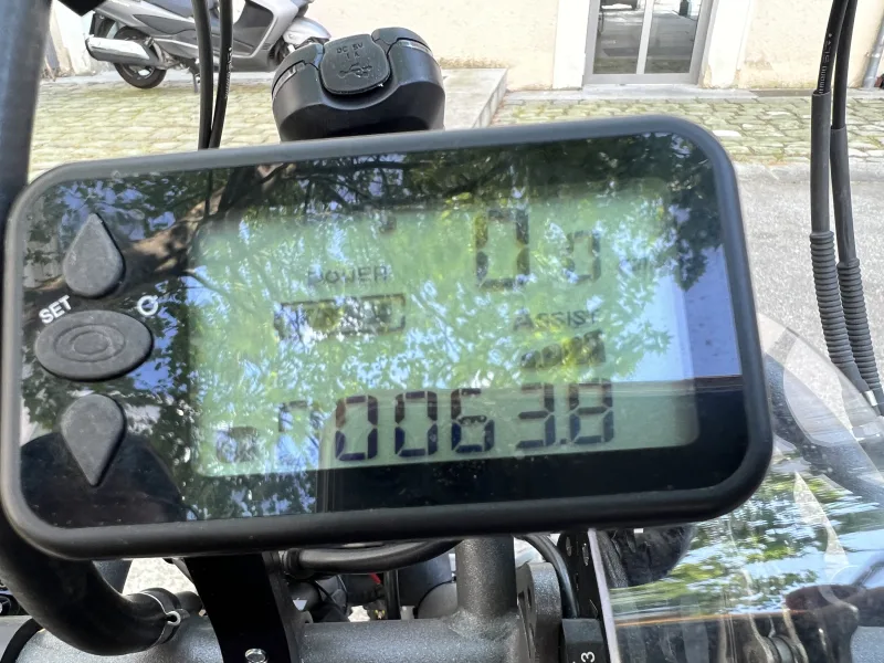 Der Fahrradcomputer zeigt die gefahrenen 63 km bis Hainburg Der Fahrradcomputer zeigt die gefahrenen 63 km bis Hainburg